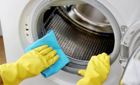 How to clean a washing machine?